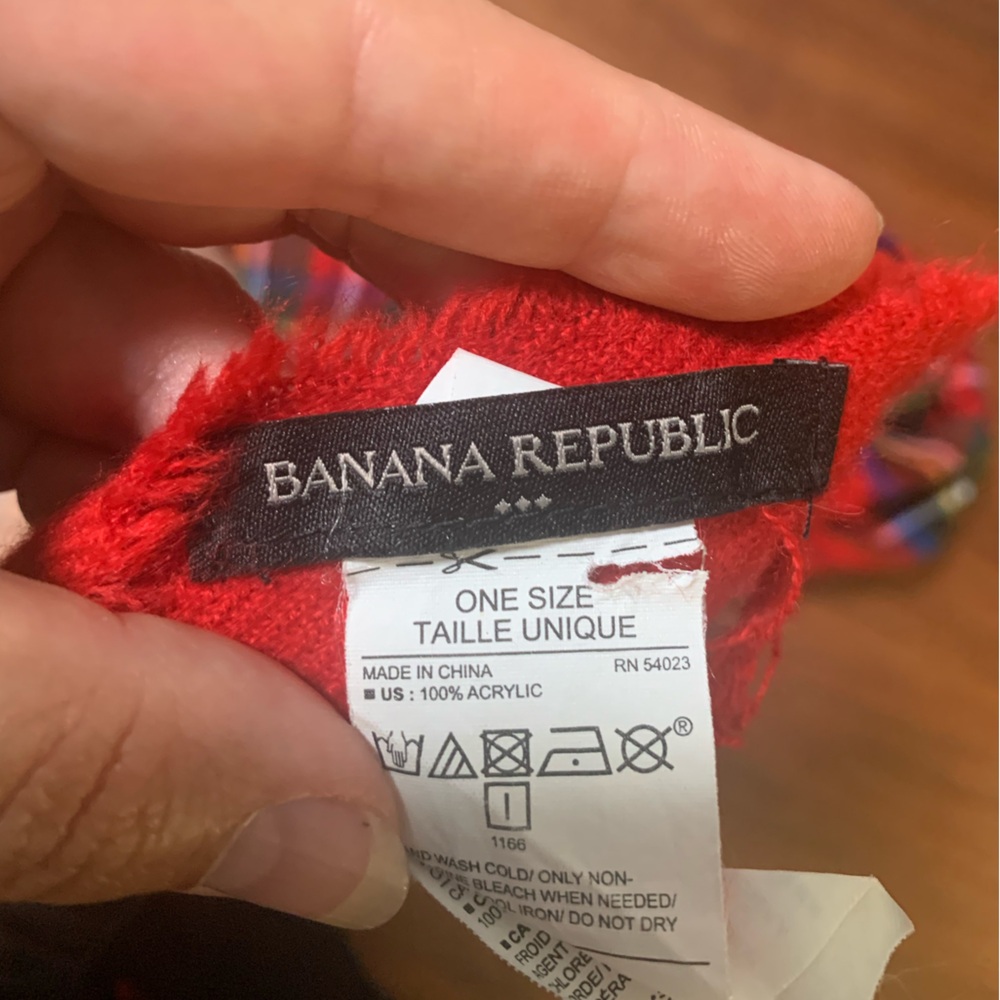 Banana Republic Red Fringe Scarf - Picture 3 of 3